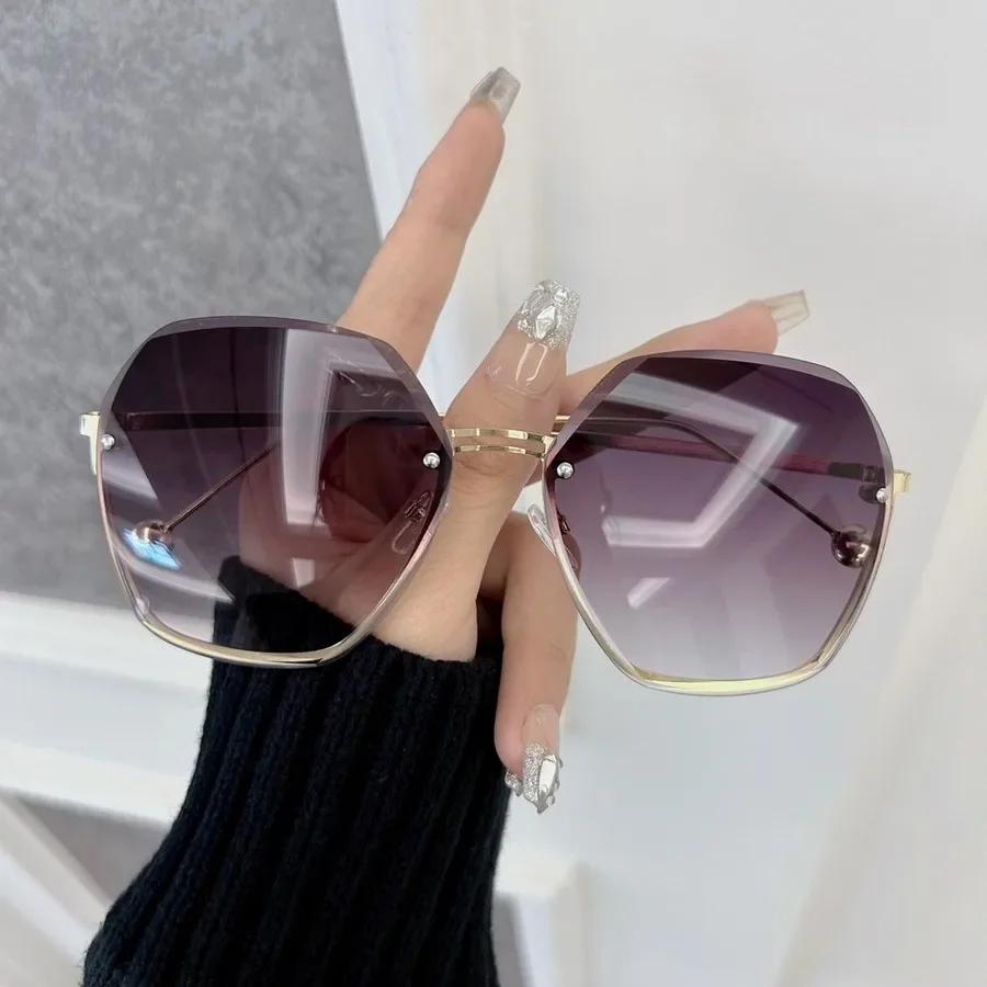 Personality Square Sunglasses Women Men Rimless Sun Glasses Female Male Designer Brand Classic Travel Outdoor