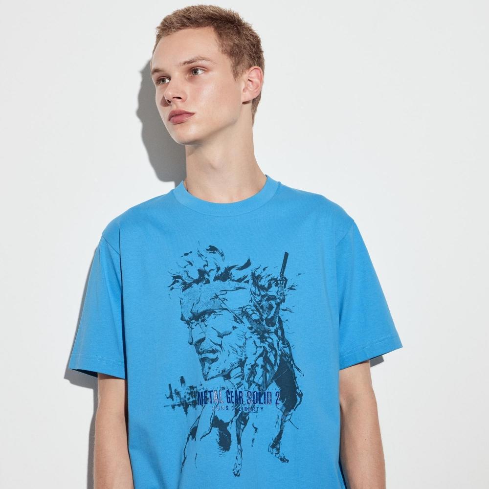 

UNIQLO METAL GEAR Архив UT графический T с коротким рукавом F