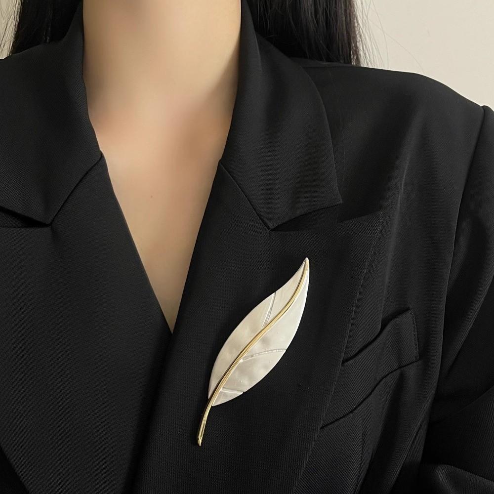 French Style Long Leaf Pin Corsage Ornament Metal Glossy Brooch  Western-style Clothes