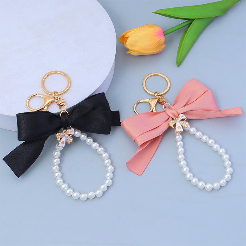 Creative Big Bow Tie Key Chain Pearl Chain Keychain Women'S Bag Pendant Car Keychain Tote Hanging Ornament