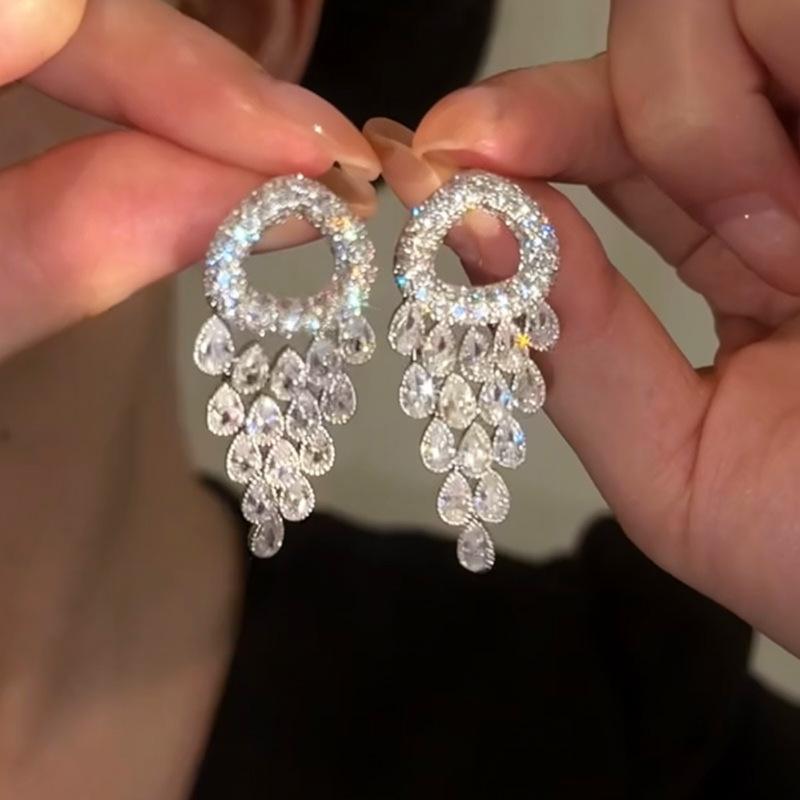 

Silver needle zircon water drop fringed earrings personalized design sense simple fashion stud earrings light luxury high-end earrings