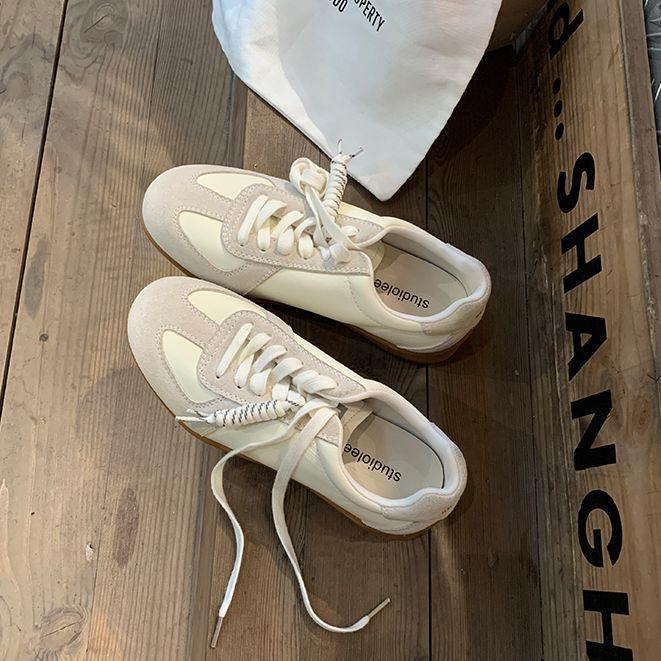 

2025 осень новые на шнуровке сочетание цветов круглый носок универсальные удобные повседневные для работы кеды на платформе спортивные для моральной подготовки женские 42