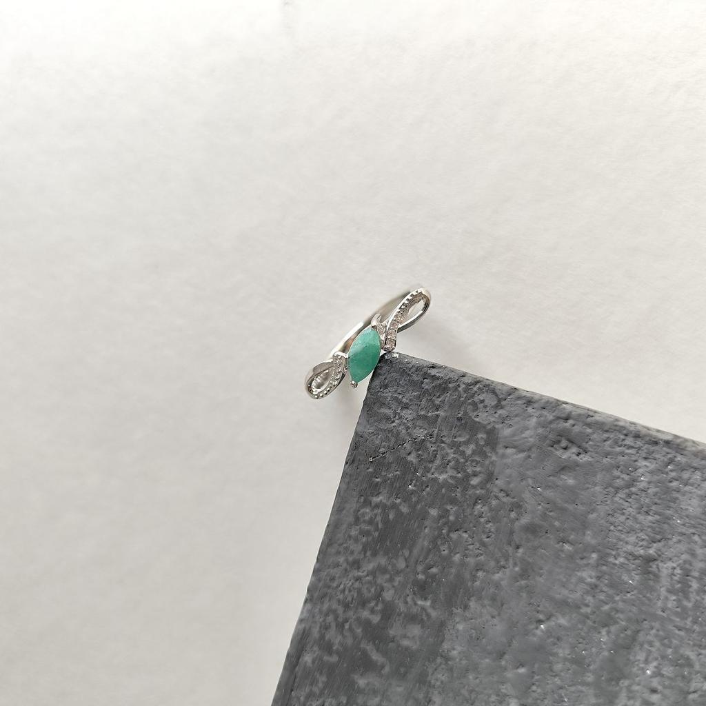 Silver Ring with Natural Emerald 0.626ct, Cubic Zirconia, Product Weight 2.4 G (2163435)