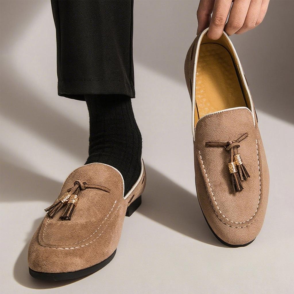 New Fashi Tassel Slip On Loafers Suede Leather Men Shoes Classic Dress Office Daily Business Party Casual Shoe for Man