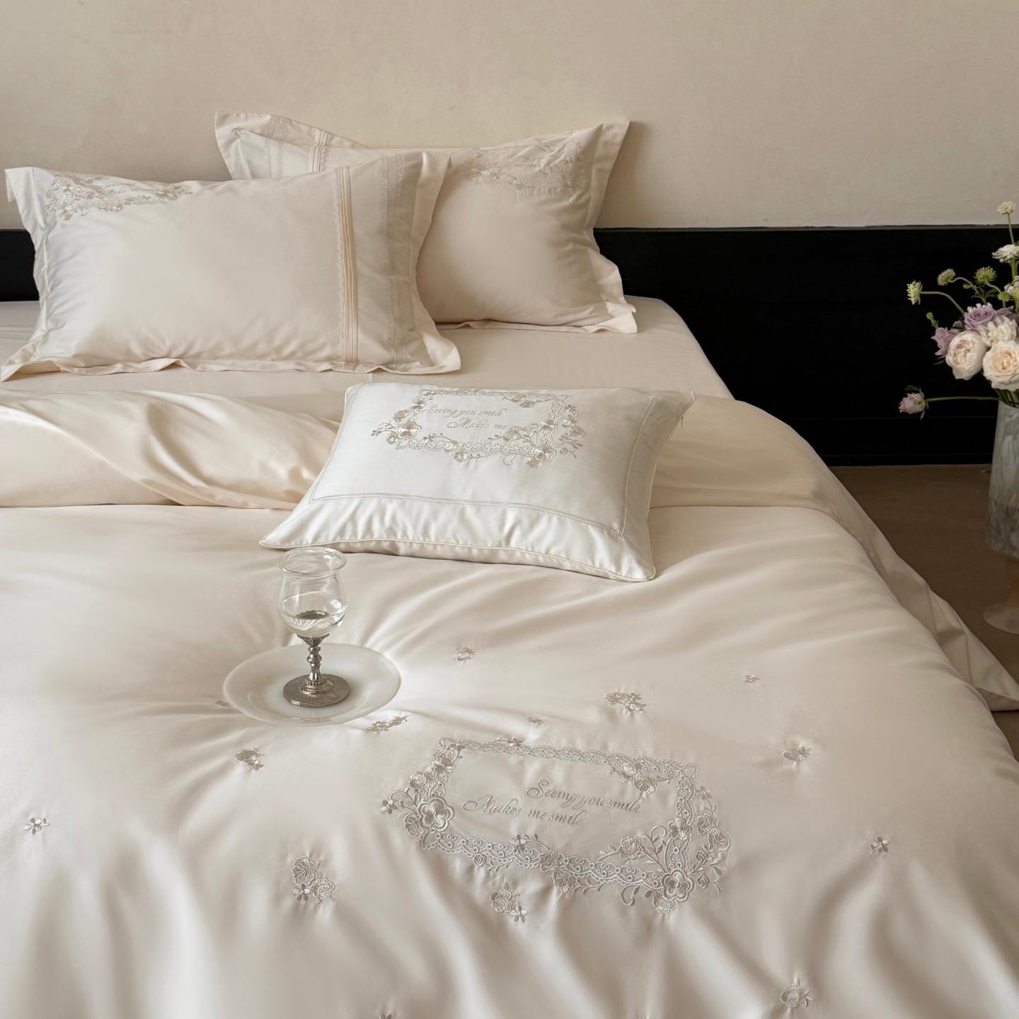 Gentle Cream Floral Embroidered 4-Piece Long-Staple