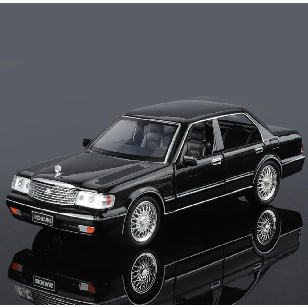 1/32 Toyota Crown Alloy Model Car Toy Diecasts Metal Casting Sound and Light Car Toys For Children Vehicle