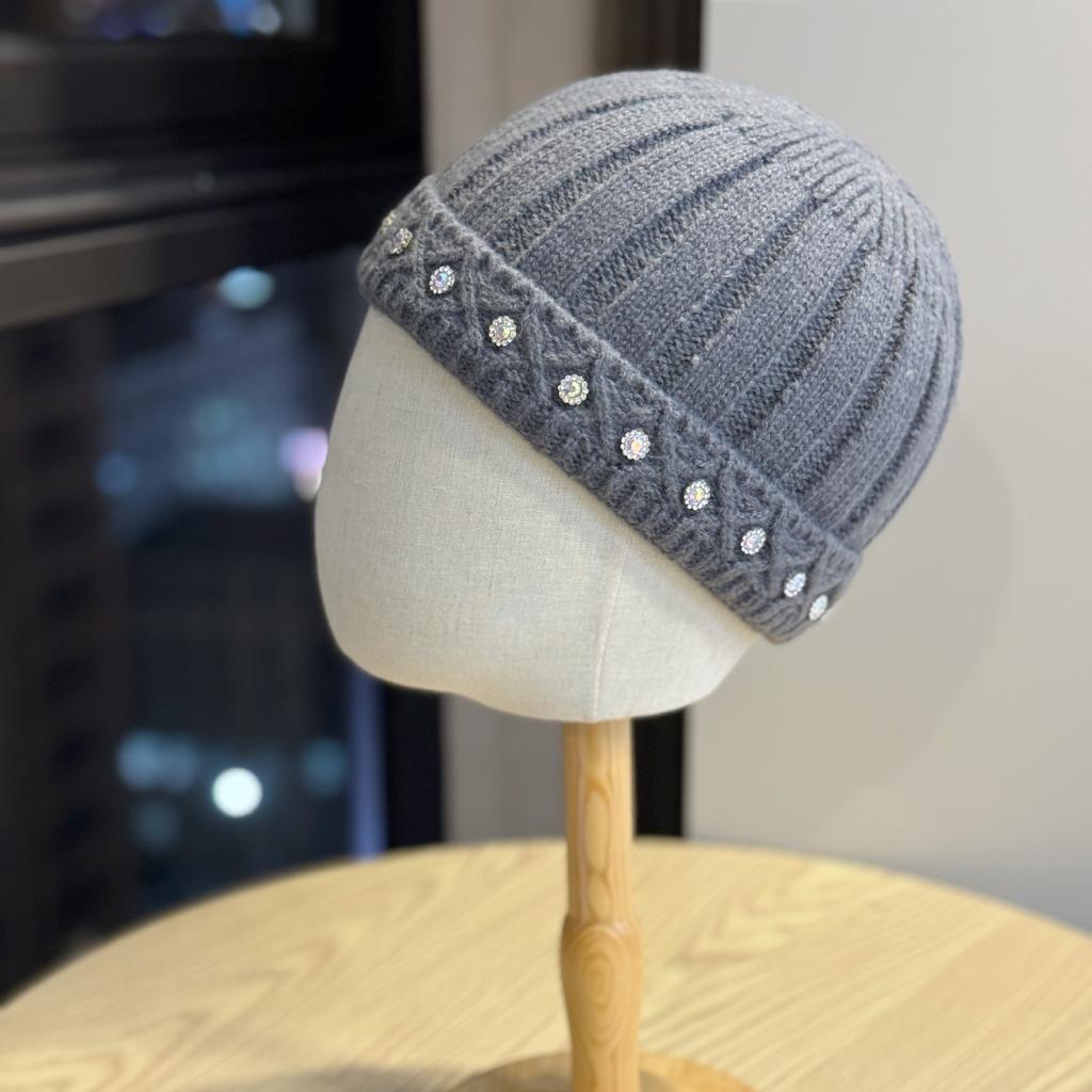 New Landlord Knitted Hats for Men and Women Japanese Rhinestone Watermelon Yuppie Hats Versatile Landlord Hats Autumn and Winter Baotou Cold Hats