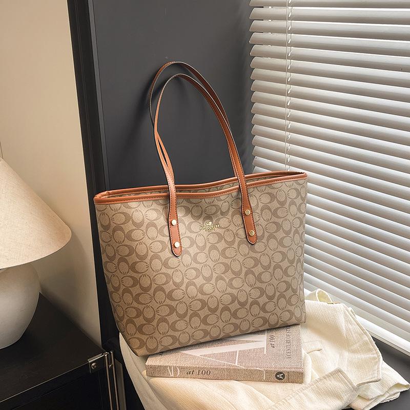 Women's Classic Floral Tote: Large Capacity, Fashionable Print, Versatile Shoulder or Underarm Bag