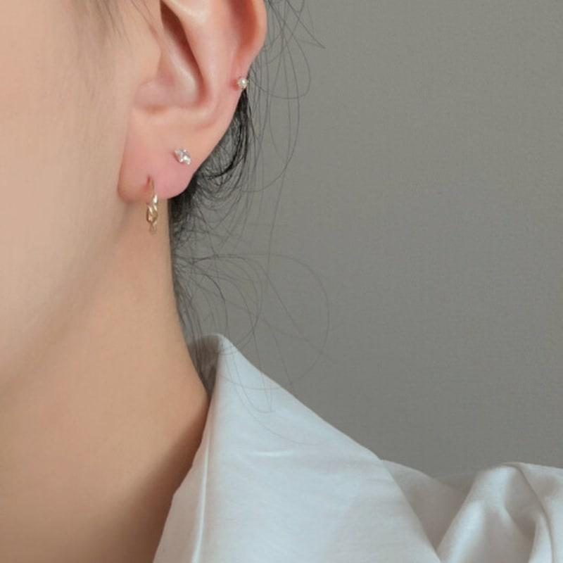 BettyU 14k gold wave one-touch earrings