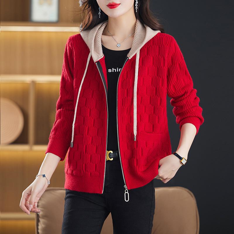 QICED Hooded Sweater Women's Coat Autumn and Winter Fashion Zipper Knit Cardigan Women with Soft Waxy Top