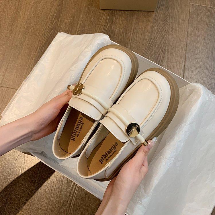 Low-heeled small leather shoes women's summer 2025 new soft-soled one-pedal lazy shoes versatile black commuter loafers