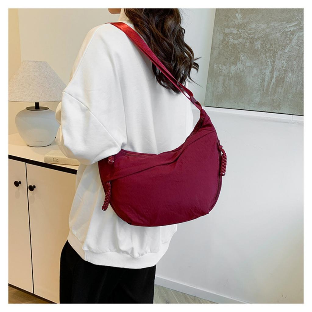 Torba tote o dużej pojemności, Lekka nylonowa torba crossbody z regulowanym paskiem i wieloma zapinanymi na zamek przegródkami