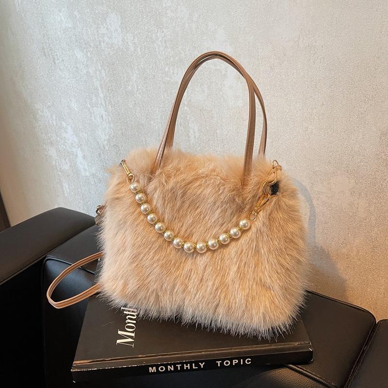 

2025 autumn and winter foreign style fashion shoulder plush bag women s pearl handbag fringed wool bag versatile messenger bag