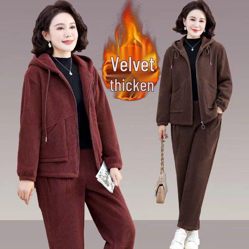 Stylish High-Grade Velvet Casual Sports Suit for Moms: 2025 New Autumn/Winter Two-Piece Set for Middle-Aged & Elderly