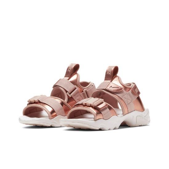 Nike Сандалии Wmns Canyon металлик красная бронза CW6211-929 EU 38 красныйбронзовый 9550₽