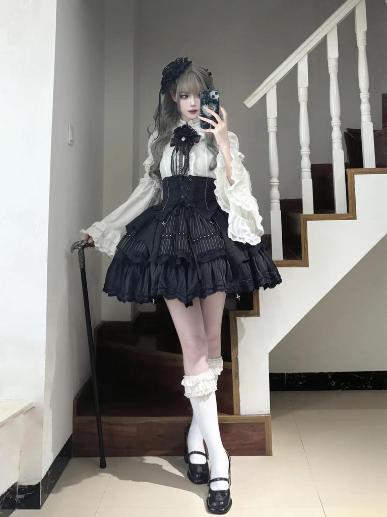 Gotisches Rockset für Gestreiftes Spitzenrüschen-Korsett Y2K Gothic Lolita Größe M [XHSUKADO] 3-teilig Damen, Nieten-Deko Schnürrock, Voluminös, Einzigartig,