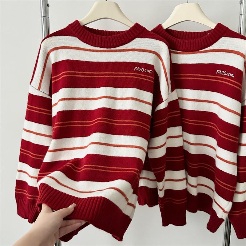 

Женский свободный вязаный пуловер с красной и белой полоской в стиле ретро Осень/Зима 2025