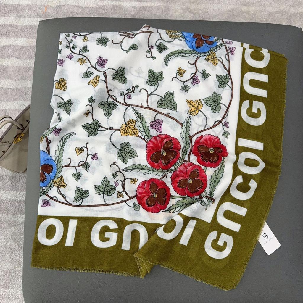 New 130cm large square scarf with beard dismantling and versatile fashion printing warm shawl scarf travel outside with beach towel women