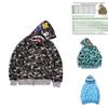 Lebendiger Camouflage-Hoodie mit Hai-Aufdruck Warme Streetwear für Herren Damen
