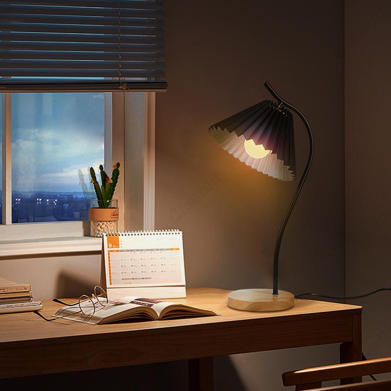 European Modern Retro Simple LED Pleated Table Lamp Living Room Study Bedroom Bedside Reading Lighting