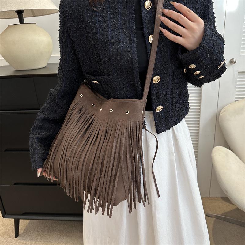 Retro Ethnic Tassel Tote Bag - Large Capacity & Versatile Crossbody for Autumn 2025