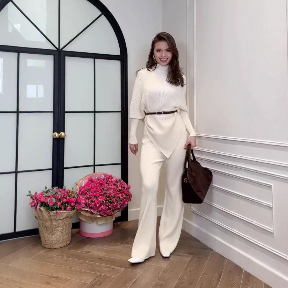 

2025 Autumn Women s High-Neck Knitted Sweater and Casual Long Pants Set XS
