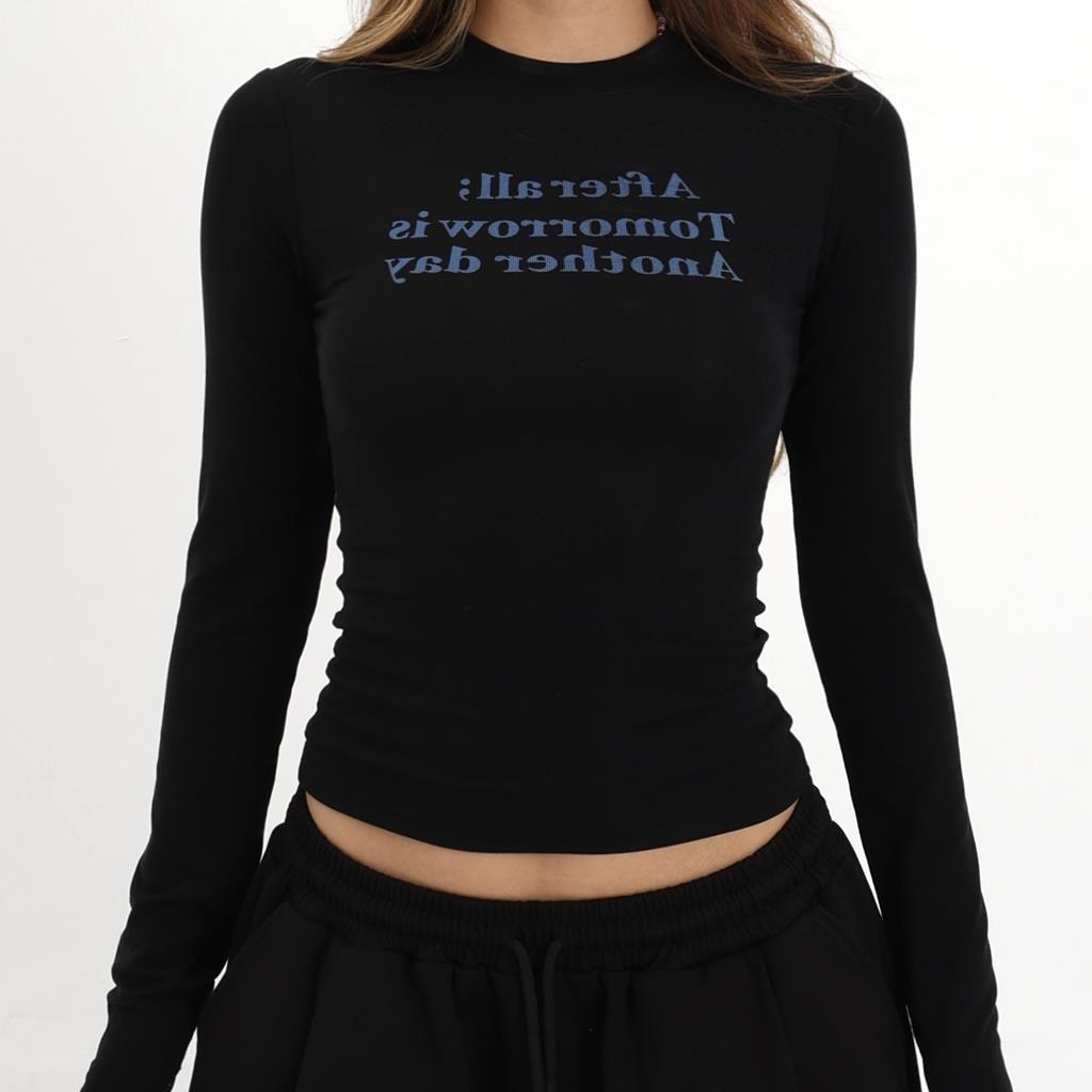Slim-Fit Trendy Letter Print Long-Sleeved Top - Fashionable & Unique Design