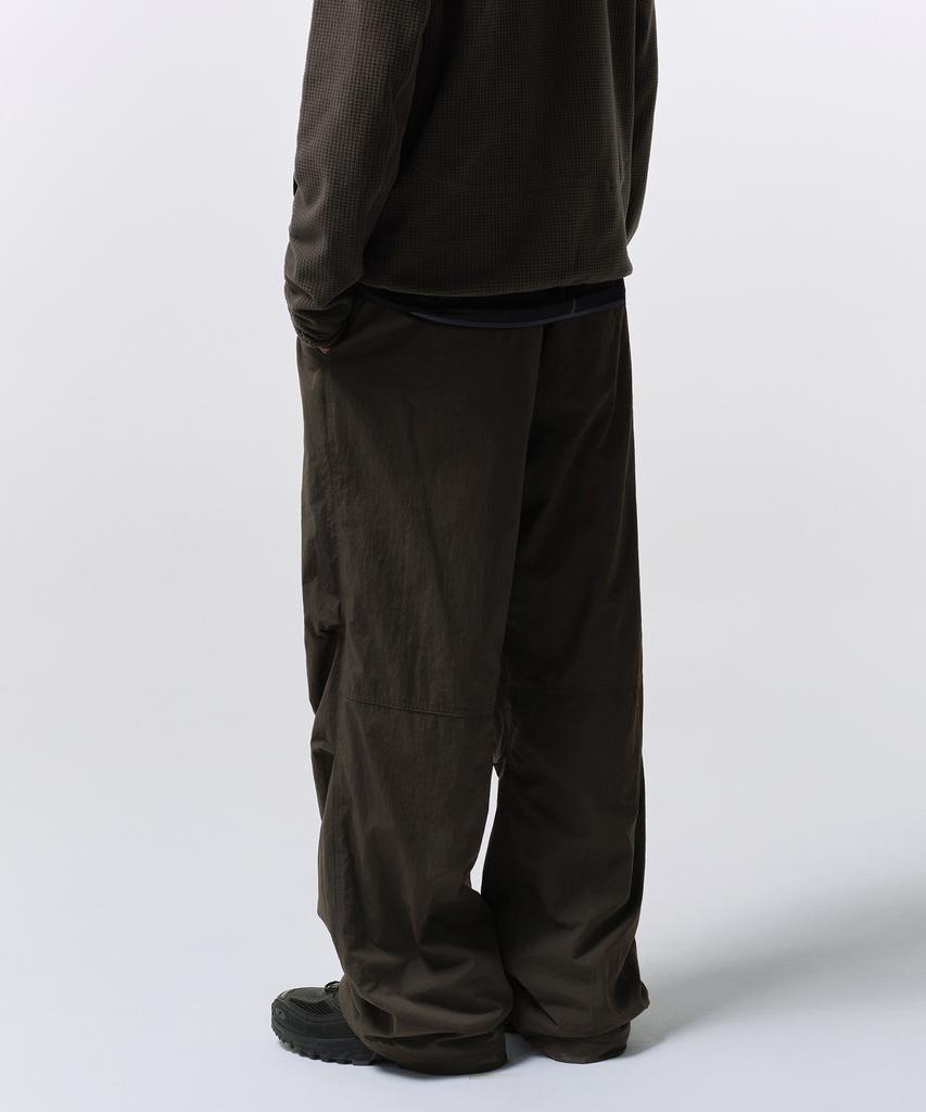 Musinsa Standard [Lazer Urbano] Calças Parachute de Cintura Larga com Cinto e Forro de Fleece [Cinza Lama]