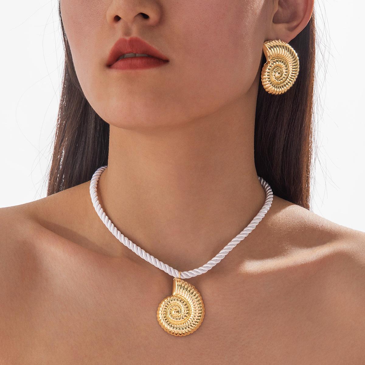 

Alloy Conch Starfish Shell Thick Rope Necklace Versatile Trend Jewelry