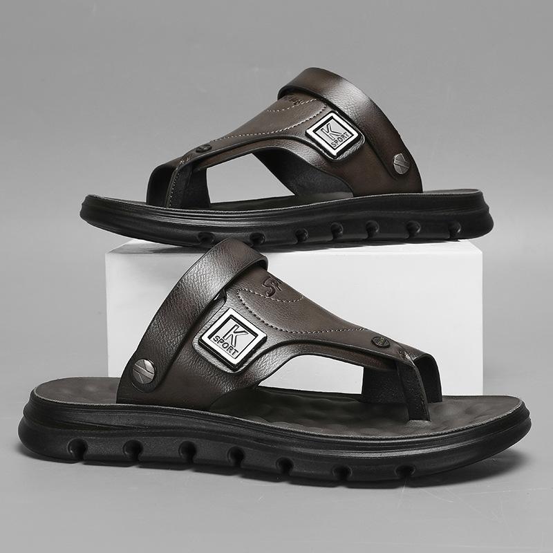 Flip-flops men's 2025 summer new casual versatile in the elderly outdoor beach wading sports cool slippers