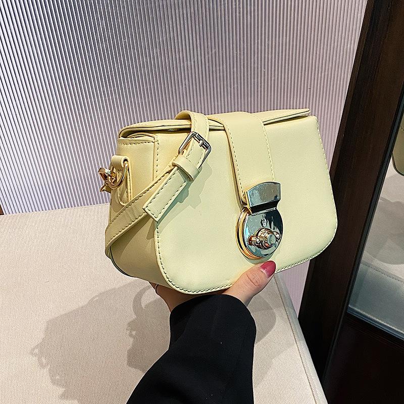 

Популярная в этом году женская сумка 2025 новая весенне-летняя супер огненная текстурная маленькая квадратная сумка универсальная на плечо сумка-мессенджер жёлтый