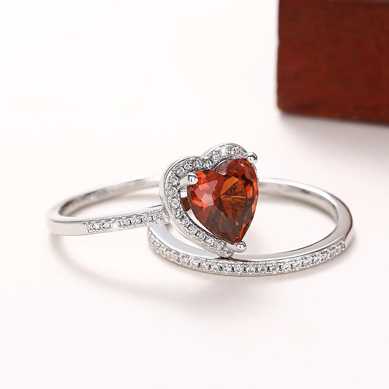 Huitan Attractive 2Pc/Set Rings with Garnet Heart for Women Trend Temperament Accessories for Engagement Chic Wedding Jewelry