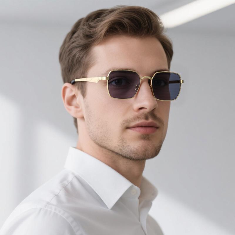 Fashion Small Frame Square Sunglasses Men Women Casual Metal Frame Sun Glasses Vintage Color Lens Design Eyeglasses UV400