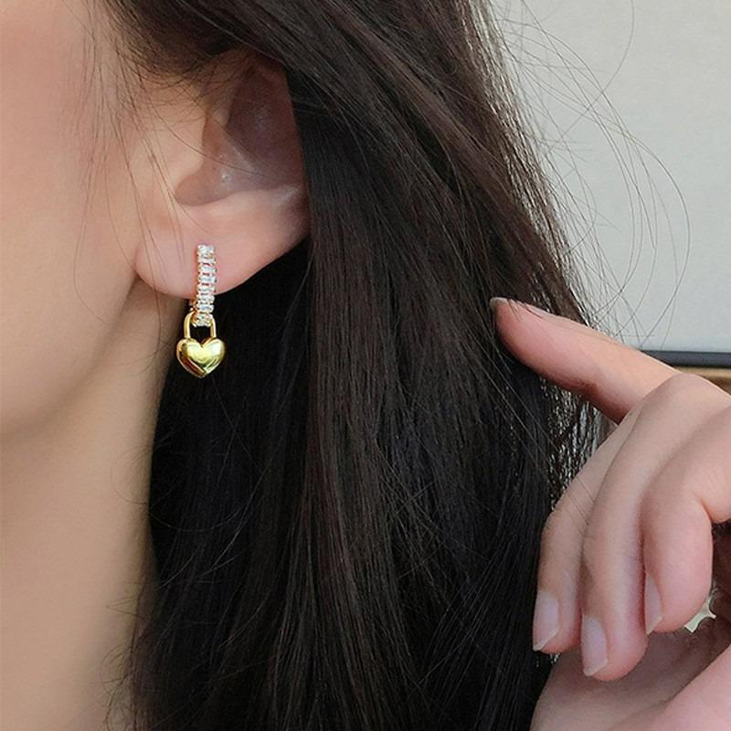 Gold Ring Earrings Women's Ear Buckles Light Luxury High-end Earrings Autumn and Winter Ring Earrings