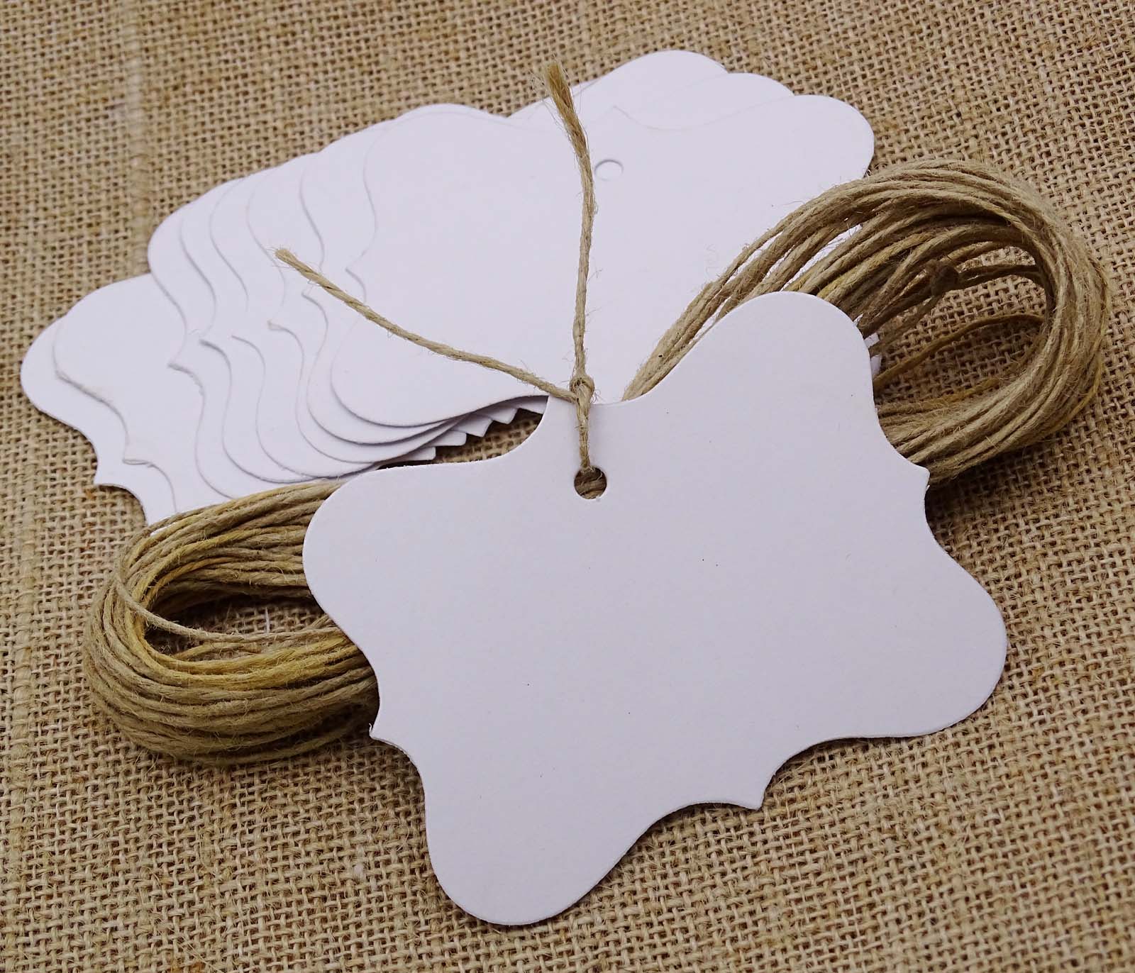 

100 шт. Бонбоньєрка Весільний сувенір Порожня бирка з безкоштовним натуральним джутовим шпагатом 0.75 Inches Diameter білий