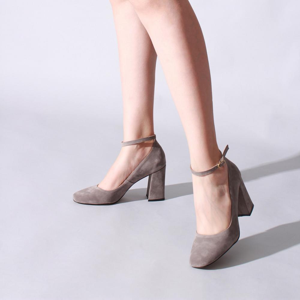 

Серые замшевые классические туфли