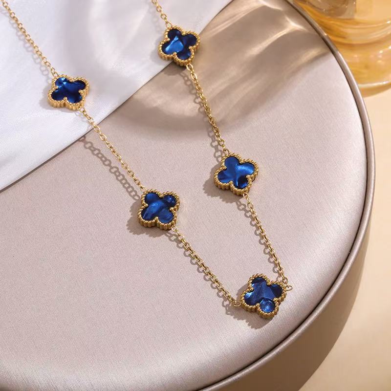 

Изысканная 18-каратная титановая сталь не теряет цвет Четырехлистный клевер Двусторонняя перламутровая Пять цветков Ожерелье Цепочка для ключицы женская 18K