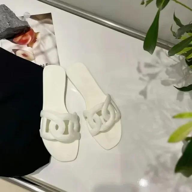 Summer Hot Sale Trendy Fashion Style Jelly Colour Simple Outdoor Indoor Slides for Women Slipper Beach Footwear Cool Sexy