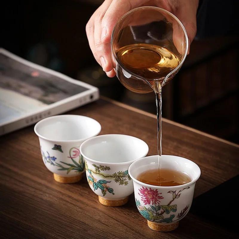 Kung-Fu-Teetasse, Set mit zwölf Blumengöttern, Emaille-Pastellkeramik, 12-teilig, Geschenkbox, Gastgeberkeramik und Töpferwaren, chinesisches Teegeschirr, Bar