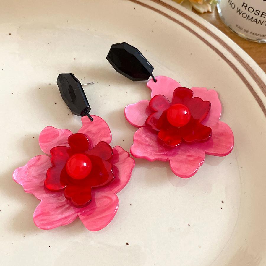 

Silver needle acrylic flower pendant earrings Maillard exquisite retro stud earrings niche light luxury high-end earrings women