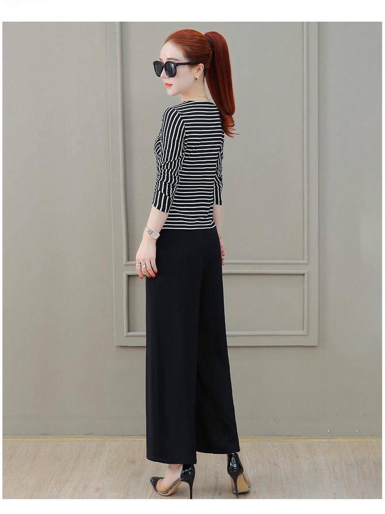 Women's Long-Sleeve V-Neck Slim Fit Striped T-Shirt - Black & White Korean Fashion for Spring/Autumn
