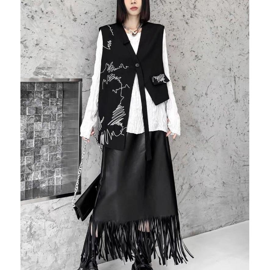 Design Personalized Embroidery Vest Female Spring and Summer Irregular Loose Vest.
