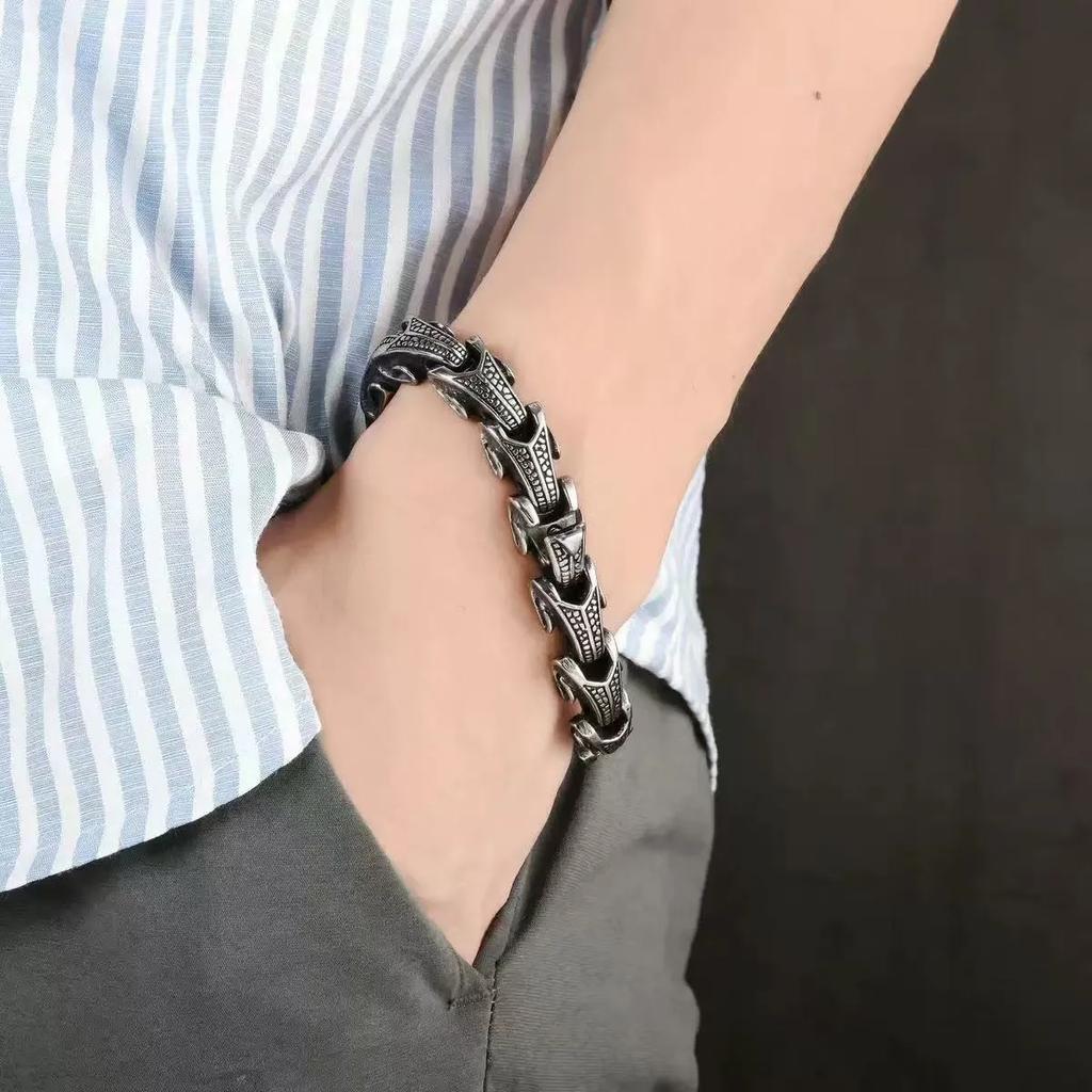 New Hip-hop Retro Dragon Bone Bracelet Front and Back Chain Engraved Double-headed Snake Cobra Cold Style
