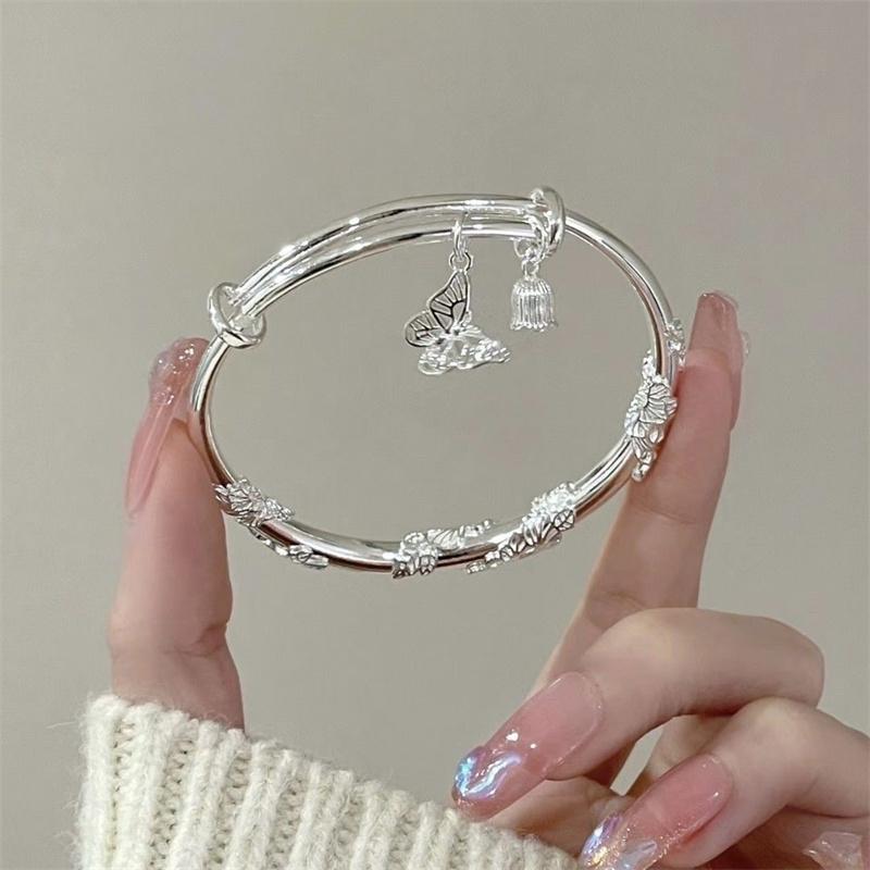 Kreative Pflaumenblüten Manschettenarmbänder für Damen Mode Exquisit Silberfarbe Floral Offenes Armband Armband Hochzeits Schmuck