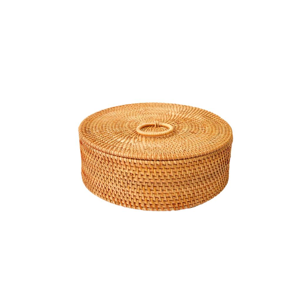 Breathable Handwoven Water Hyacinth Container With Protective Cover Portable Storage Solution For Towels Linens