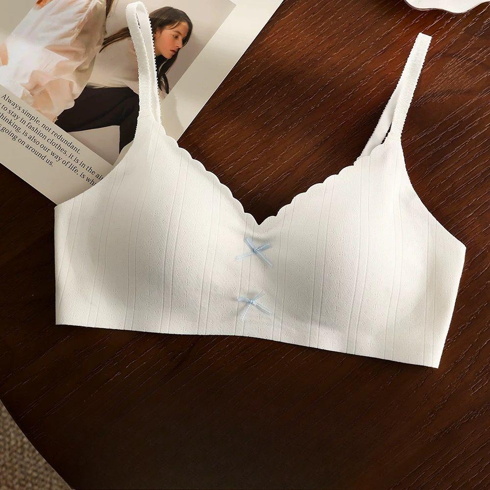 

Women s Seamless Bra with Small Butterfly Decoration Thin Push-Up Wire-Free Side Boob Control Underwear 32/70