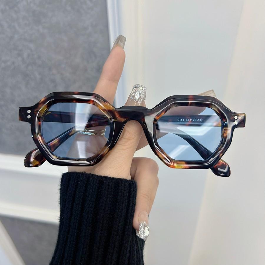 Classic Fashion Sunglasses Women Menshoupai