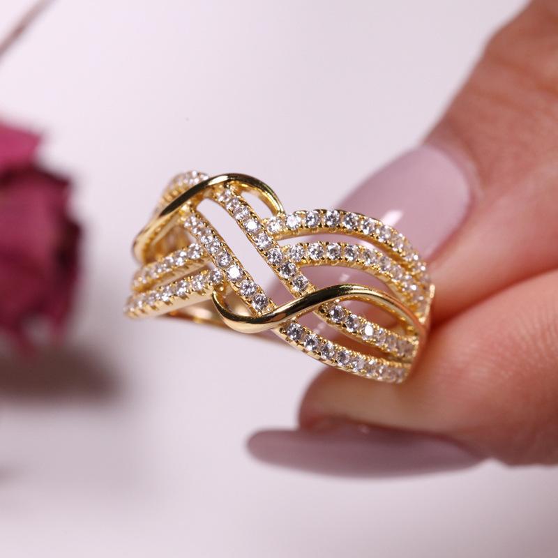 Light Luxury Haute Couture Wavy Multi-Layer Lines, Diamond-Encrusted Ring Female Personality Niche Banquet, Exaggerated Hollow Ring