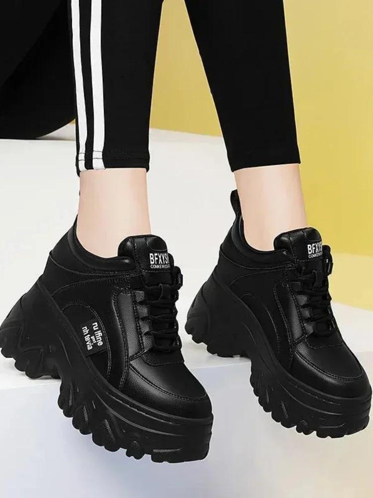 Weiß Schwarz Klobige Sneaker Damen Frühling Herbst Dicke Sohle Dad Shoes Frau PU Leder Plateau Sneaker Damen2024