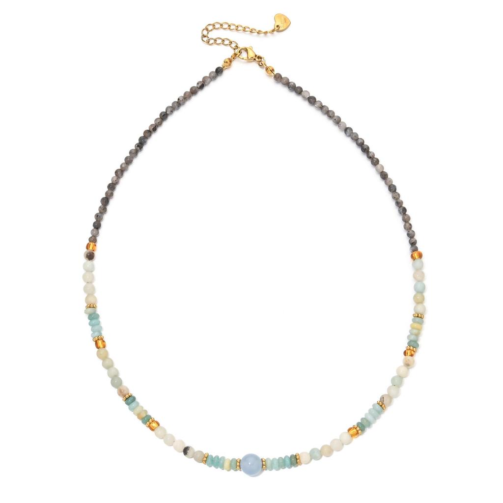 Retro Luxe Women's Necklace: Stone Beaded, Fade-Resistant, High-End Choker.